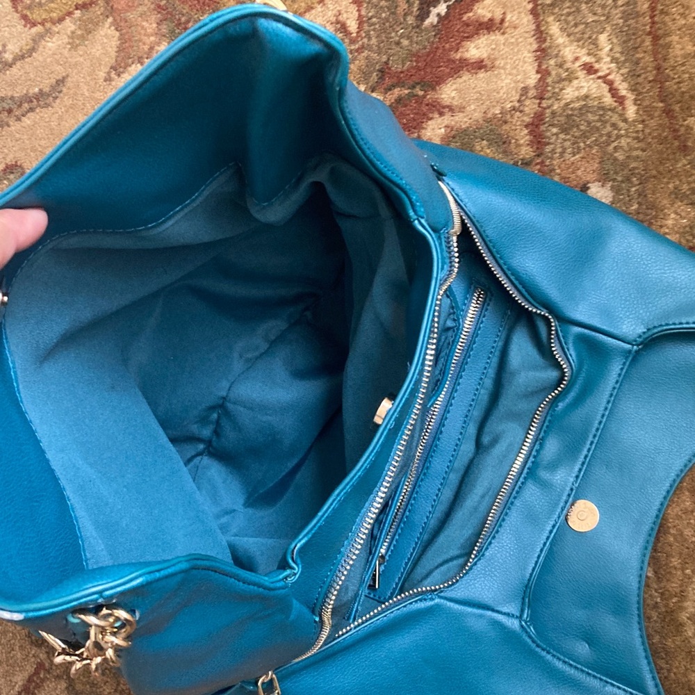 Bebe Colette Emerald triple entry Hobo Chain-Accent Shoulder Bag 😍 - Picture 8 of 8